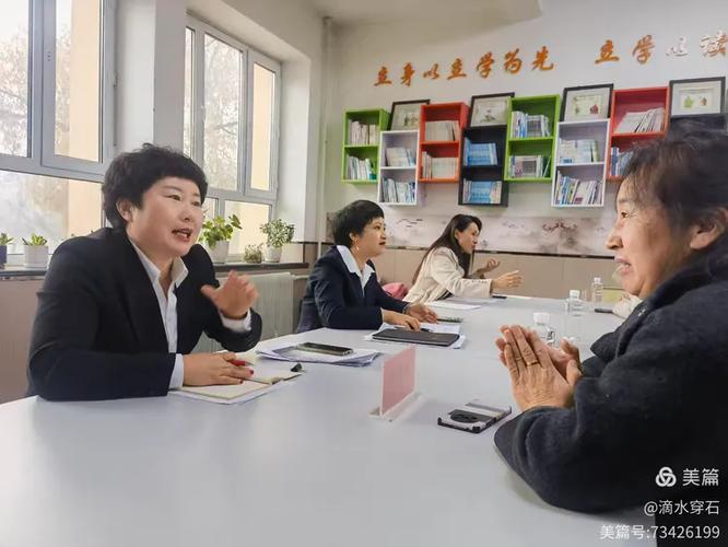 一咨询区,龙江县家庭教育讲师团的多名专家面对面,一对一地与家长交流